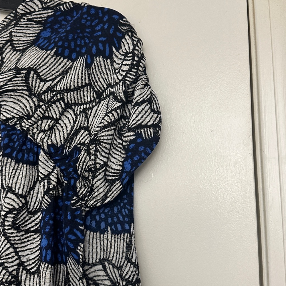 Nic+Zoe Petal Bloom Top Blue/Black Floral Size 1X EUC - Picture 8 of 12